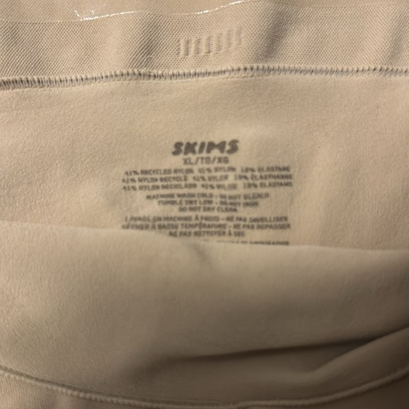 Brand New SKIMS Seamless Sculpt Solution Short - Exposed XS NWOT and a S size - Picture 3 of 6